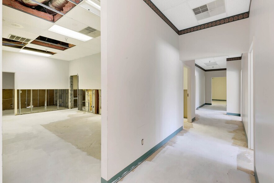 More Photos Of 3720 Amnicola Hwy, Chattanooga Unknown For Lease