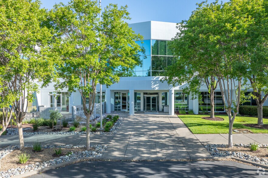 More Photos Of 11155 International Dr, Rancho Cordova Office For Sale
