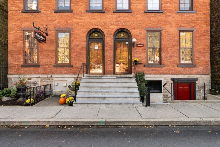 More Photos Of 23-25 Race St, Jim Thorpe Hospitality For Sale