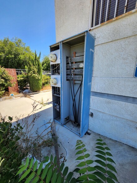 More Photos Of 560 N D St, San Bernardino Office For Sale