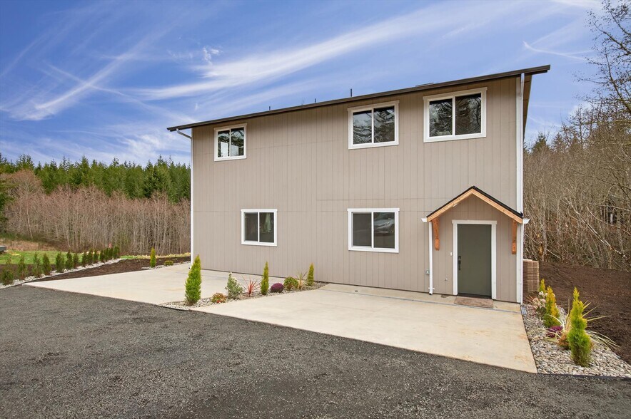 Primary Photo Of 11 Sun Crest Ln, Cathlamet Multifamily For Sale