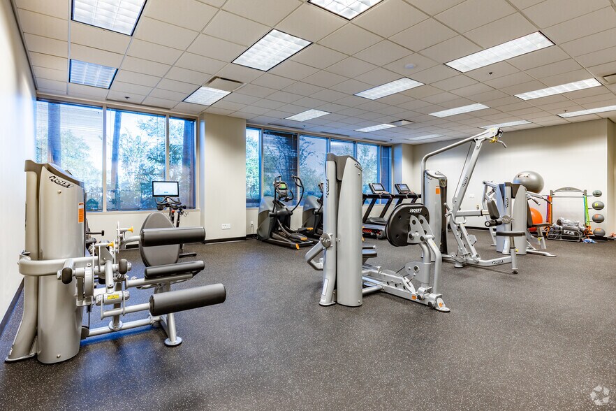 More Photos Of 2300 Discovery Dr, Orlando Office For Lease