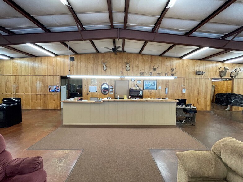 More Photos Of 3046 W Gentry Pky, Tyler Freestanding For Sale