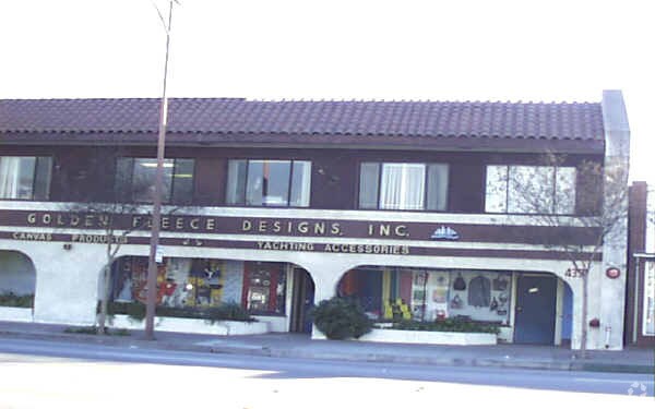 More Photos Of 441 S Victory Blvd, Burbank Loft Creative Space For Lease