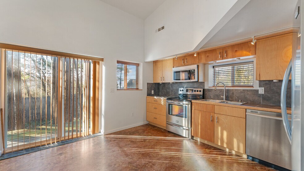 More Photos Of 1320 E Pump Station Rd, Fayetteville Light Manufacturing For Sale