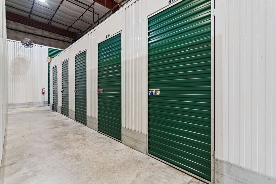 More Photos Of 9120 W Broad St, Richmond Self Storage For Sale