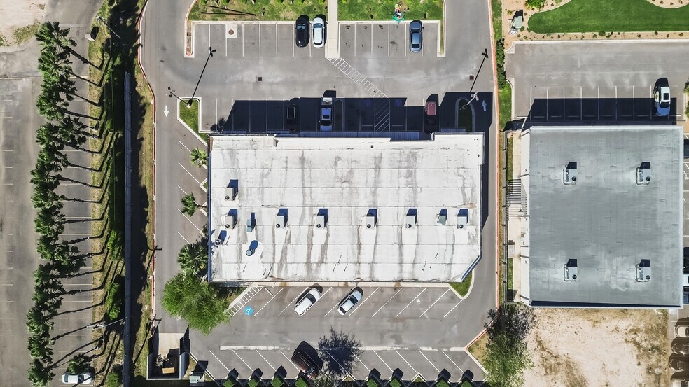 More Photos Of 2104 S McColl Rd, Edinburg Storefront For Sale