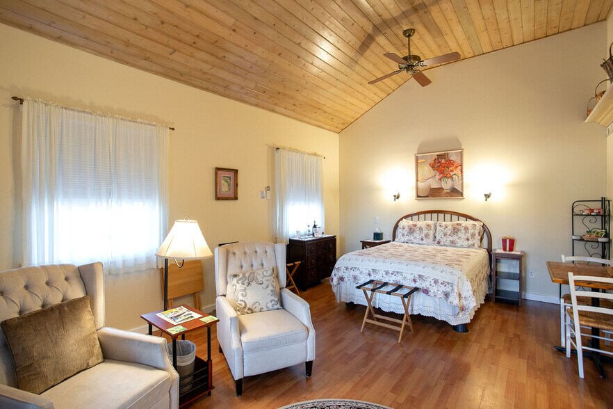 More Photos Of 2 Oak St, West Stockbridge Hospitality For Sale