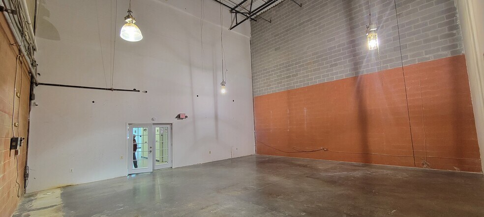 More Photos Of 21580 Atlantic Blvd, Sterling Warehouse For Lease