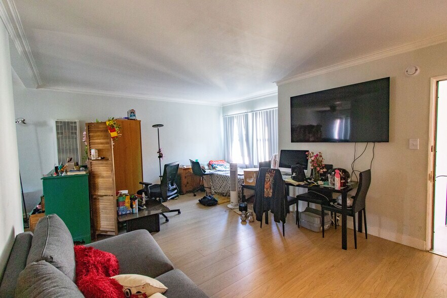 More Photos Of 201-207 S Kenmore Ave, Los Angeles Apartments For Sale