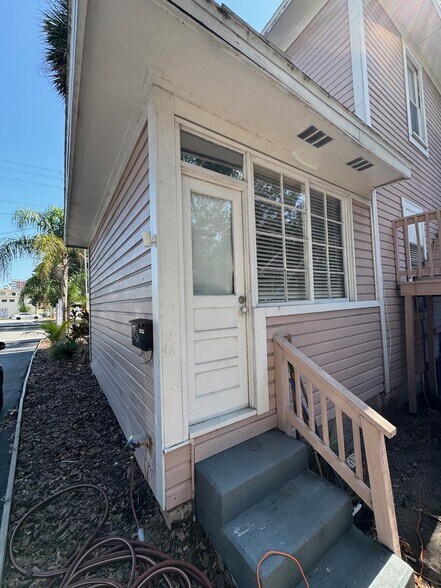 More Photos Of 210 Platt St W, Tampa Coworking Space