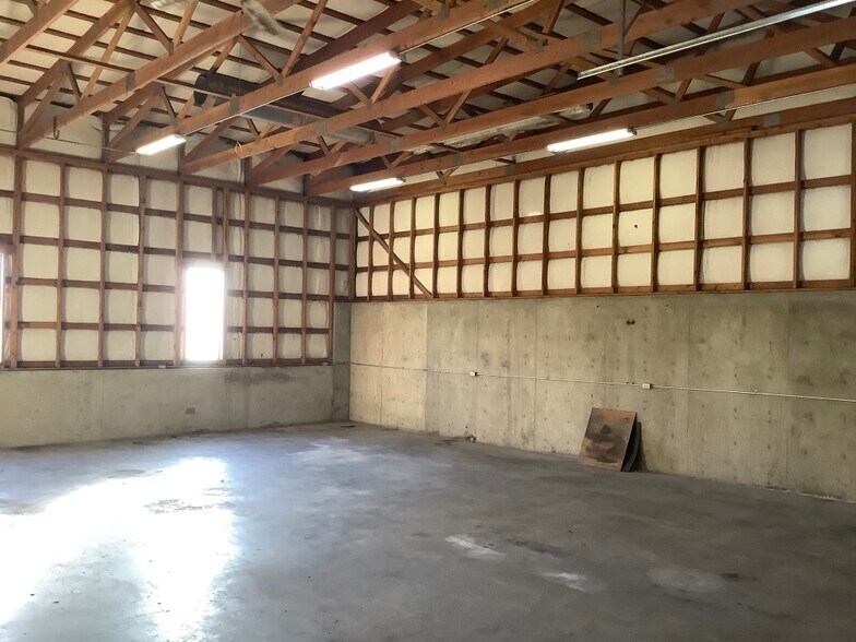 More Photos Of 1485 Foster Ln, Clarkston Industrial For Lease