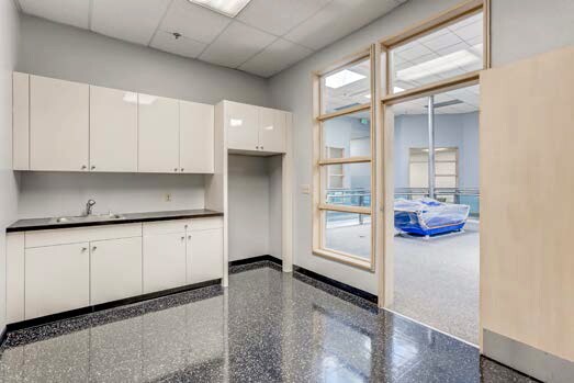 More Photos Of 1005 S Central Ave, Los Angeles Showroom For Lease