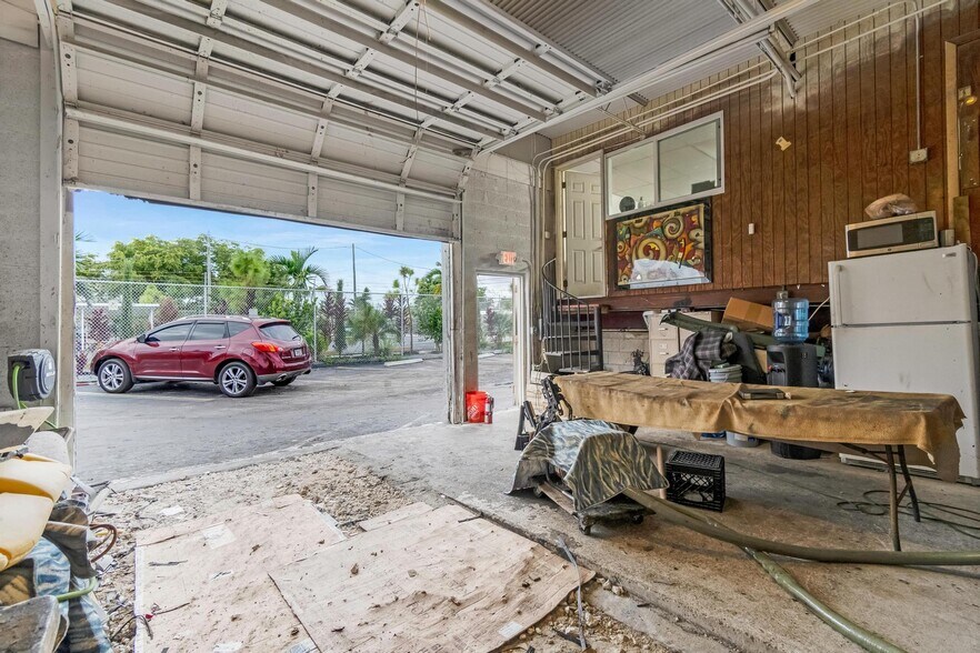 More Photos Of 2111 SW 31st Ave, Hallandale Beach Warehouse For Sale