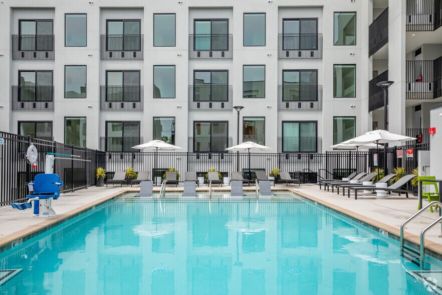 More Photos Of 1009 8th Ave S, Nashville Apartments For Lease