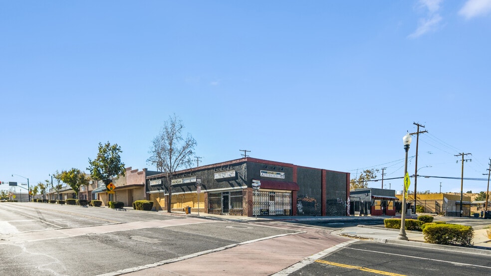 More Photos Of 15586 7th St, Victorville Storefront For Sale