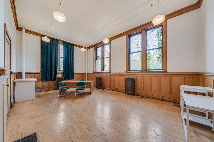 More Photos Of 4403 St Clair Ave, Cleveland Coworking Space