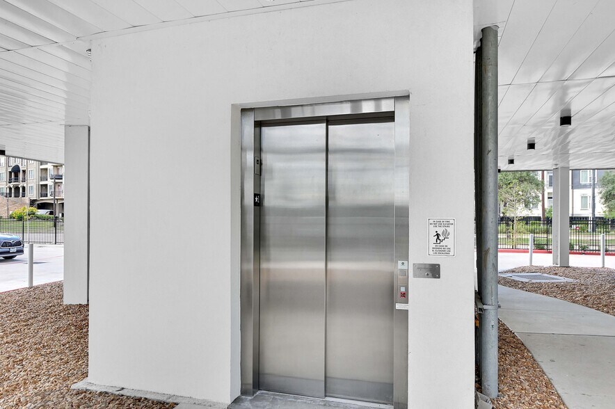 More Photos Of 4455 N Braeswood Blvd, Houston Medical For Lease