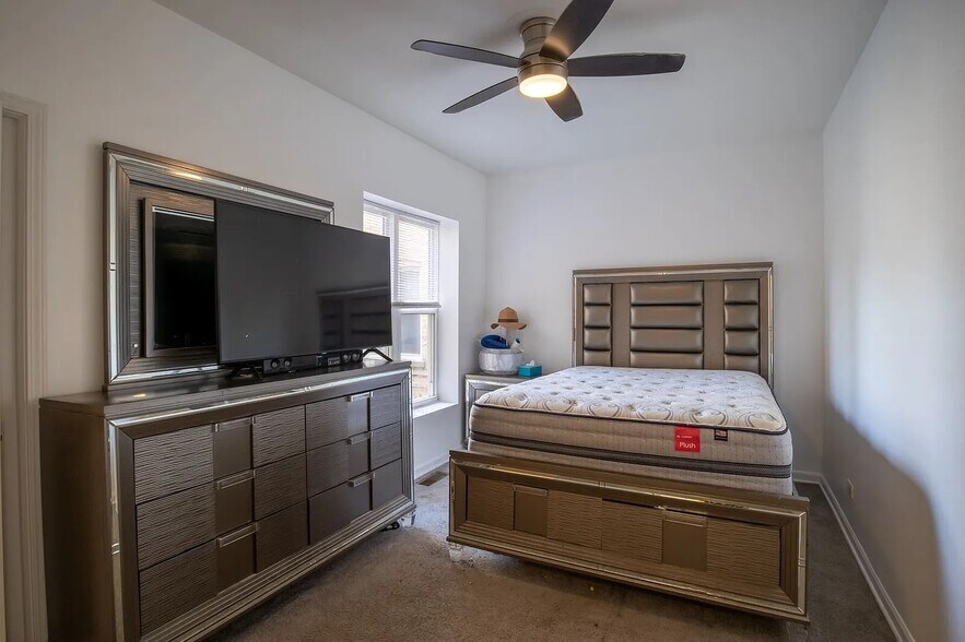 More Photos Of 108 N Hamlin Blvd, Chicago Apartments For Sale