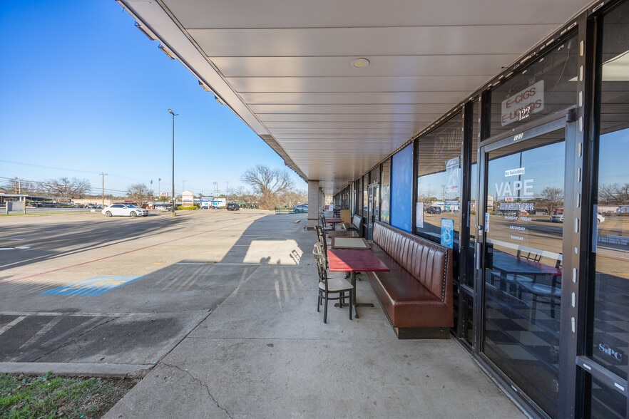 More Photos Of 1700 W Park Row Dr, Arlington Unknown For Lease