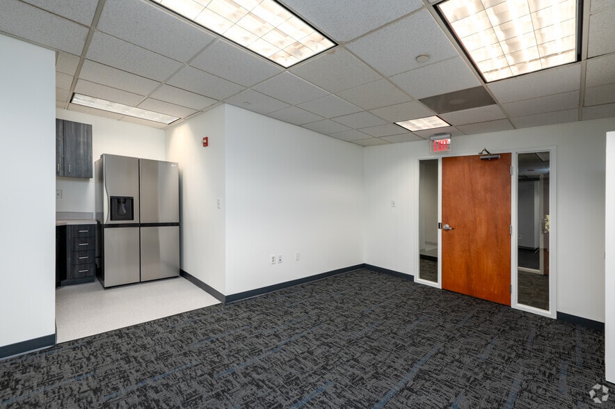 More Photos Of 7500 Greenway Center Dr, Greenbelt Office For Lease