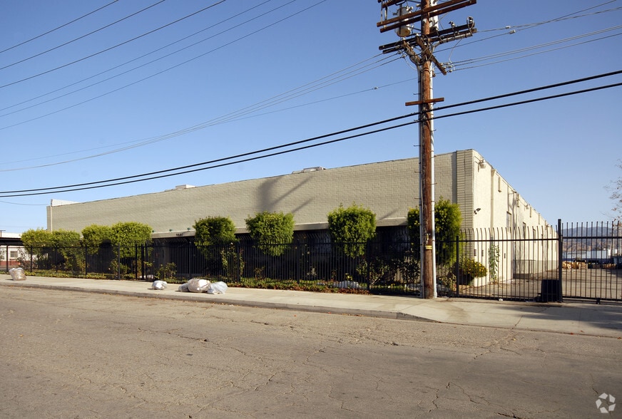 More Photos Of 9880 San Fernando Rd, Pacoima Warehouse For Lease