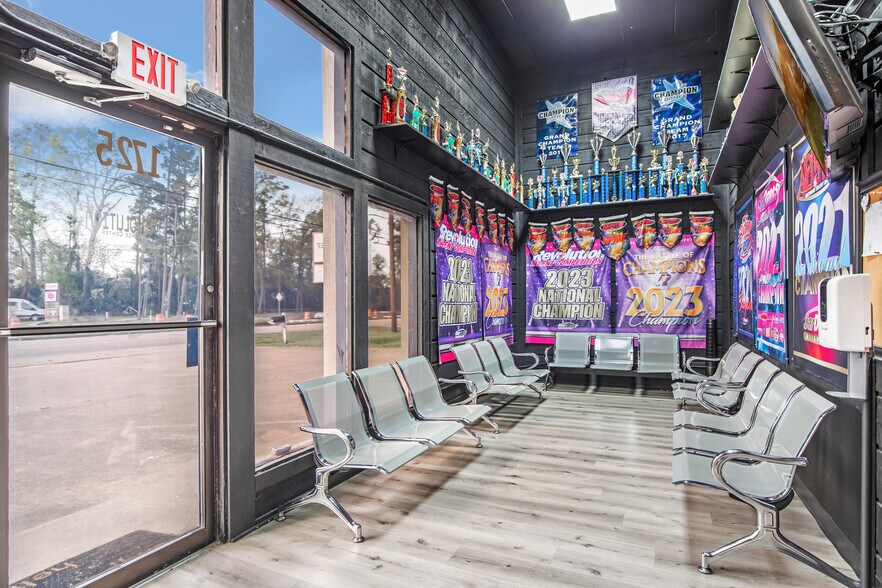 More Photos Of 1725 Northpark Dr, Kingwood Auto Repair For Sale