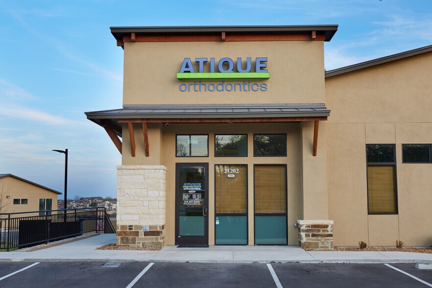 More Photos Of 21202 Market Rdg, San Antonio Unknown For Lease