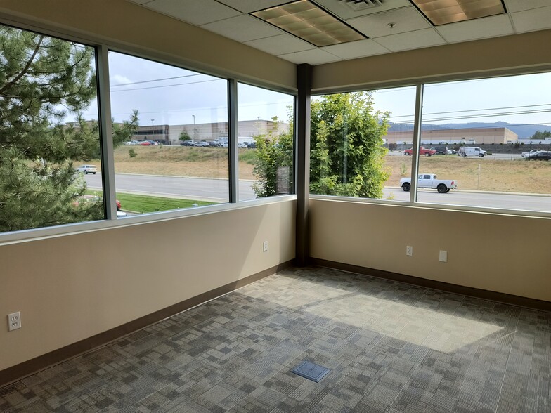 More Photos Of 2208 N Swing Ln, Liberty Lake Medical For Sale