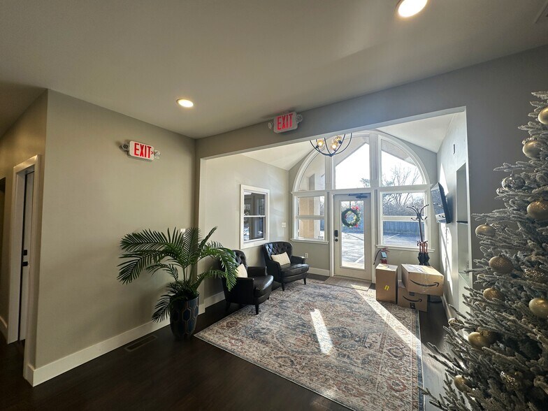 More Photos Of 35 Commercial Way, Springboro Office For Lease