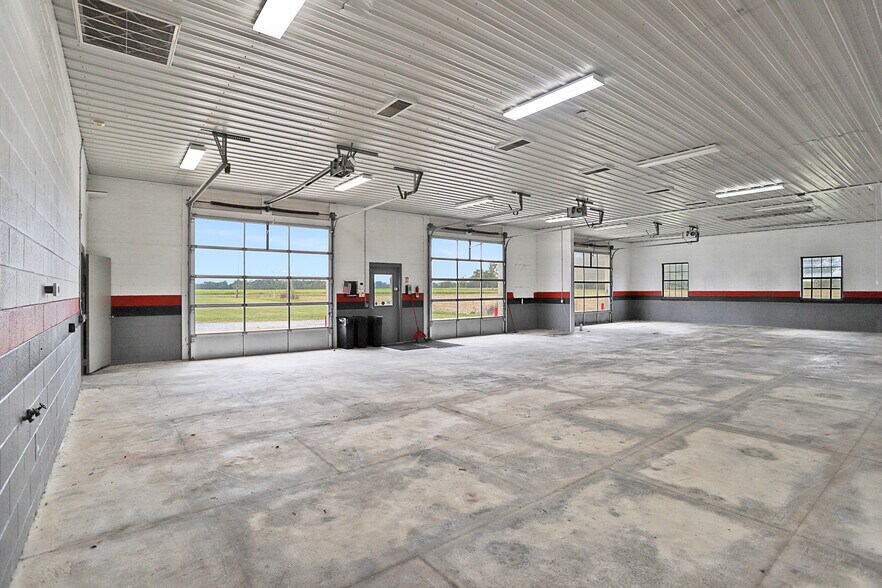 More Photos Of 1184 Poor Farm Rd, Murray Flex For Sale