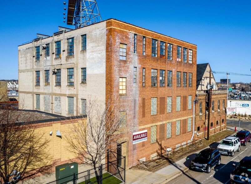 More Photos Of 1729 N 2nd St, Minneapolis Flex For Lease