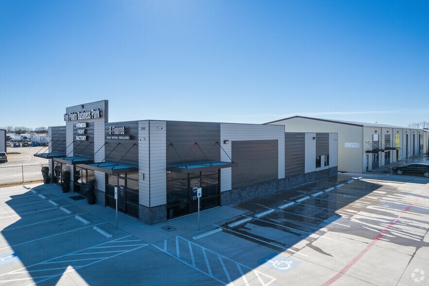 More Photos Of 12517 Business Highway 287 N, Fort Worth Light Distribution For Lease