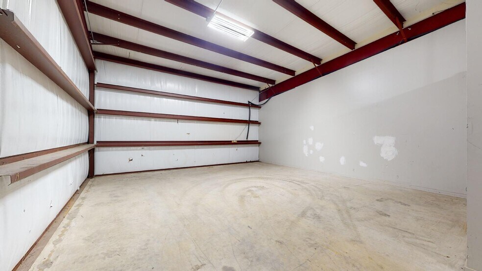 More Photos Of 100 Precision, Buda Warehouse For Lease