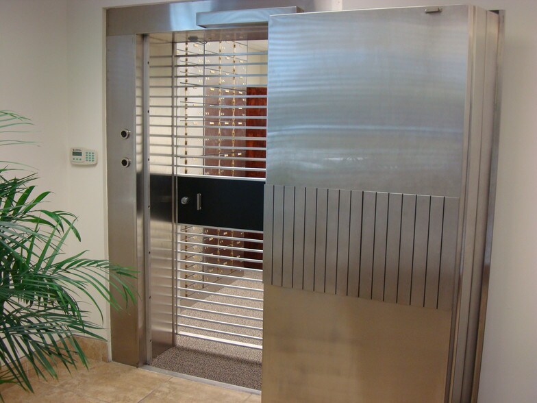 More Photos Of 12112 Bellaire Blvd, Houston Medical For Lease