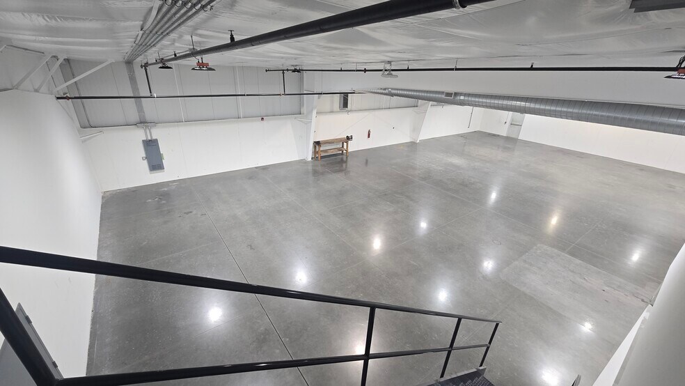 More Photos Of 197 Thunder Rd, Mooresville Light Distribution For Lease