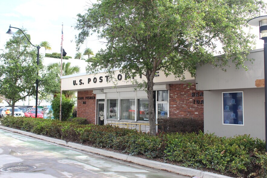 More Photos Of 1661 West Ave, Miami Beach Post Office For Sale