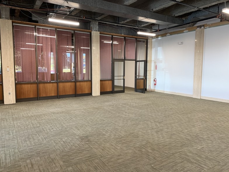 More Photos Of 4 Plaza Way, Fairhaven Bank For Lease