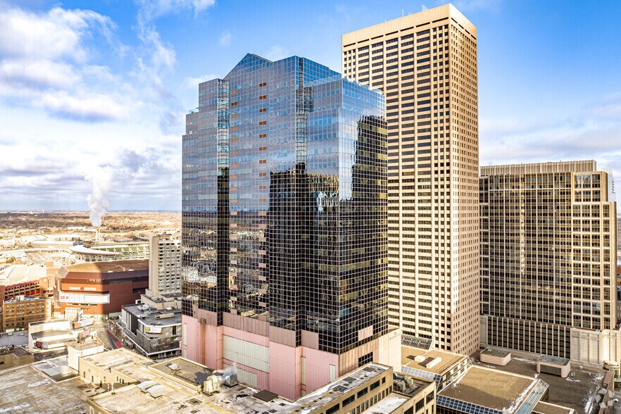 More Photos Of 45 S 7th St, Minneapolis Office For Lease