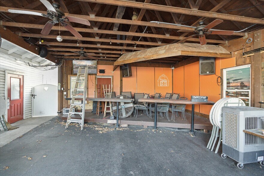 More Photos Of 115 NW 1st St, Trenton Restaurant For Sale