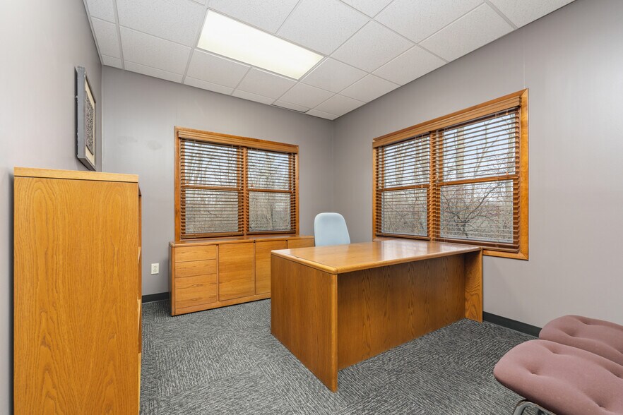 More Photos Of 4718 National Rd E, Richmond Office For Lease