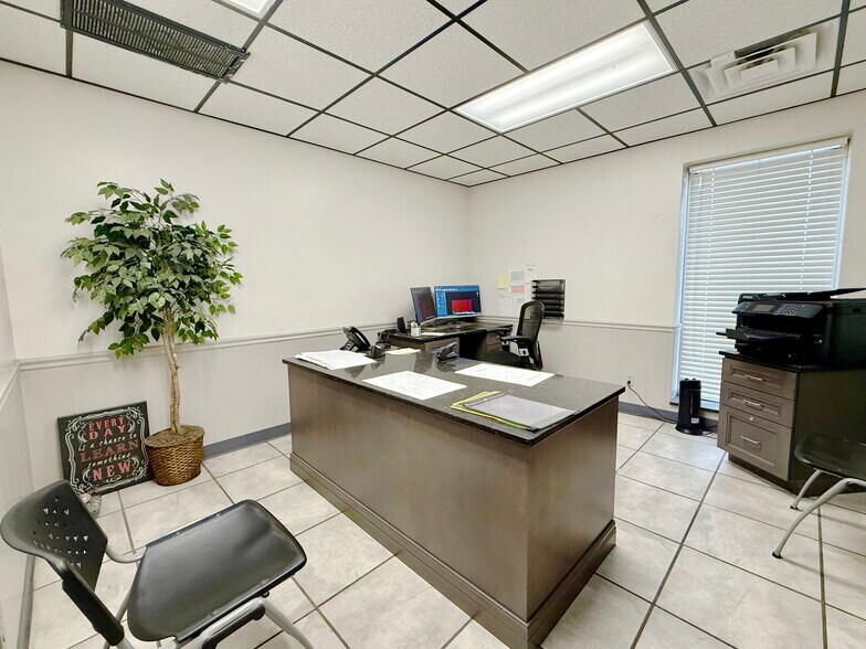 More Photos Of 439 McNally Dr, Nashville Manufacturing For Lease