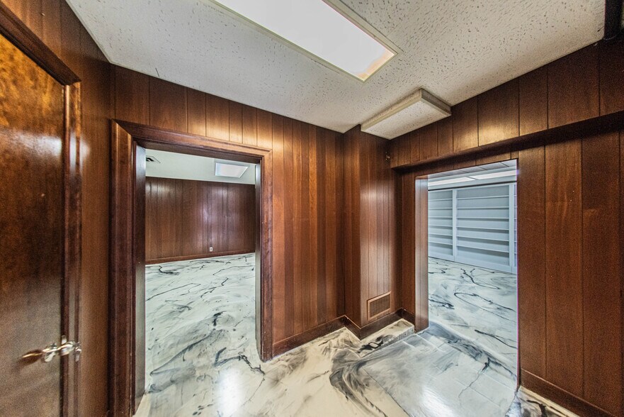 More Photos Of 1200 Broadway St, Paducah Office For Sale