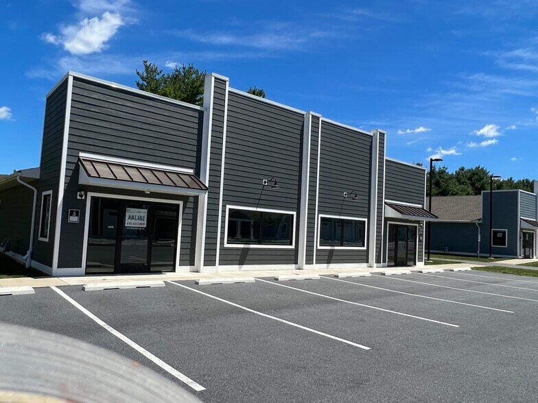 More Photos Of 8520 Allentown Pike, Blandon Unknown For Lease