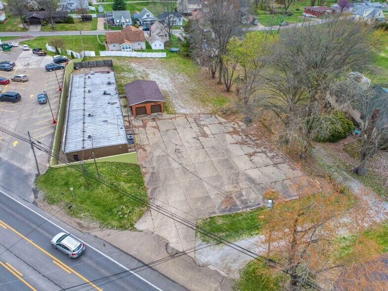 More Photos Of 4540 Emerson Ave, Parkersburg Bar For Lease
