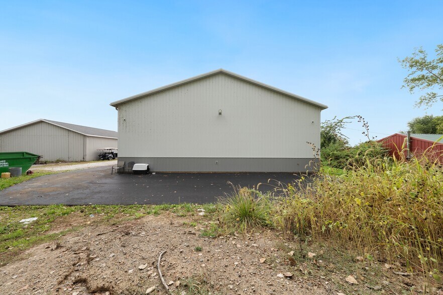 More Photos Of 2667 East Harbor Rd, Port Clinton Freestanding For Sale