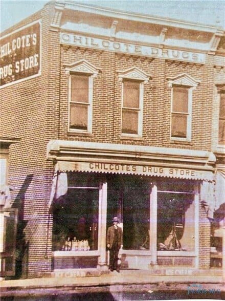 More Photos Of 123 N Michigan Ave, Edgerton Storefront Retail Office For Sale