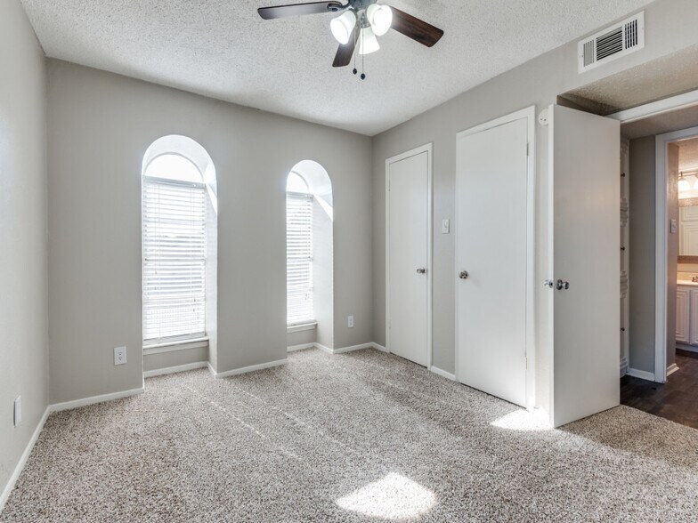 More Photos Of 7301 Sanger Ave, Waco Apartments For Sale