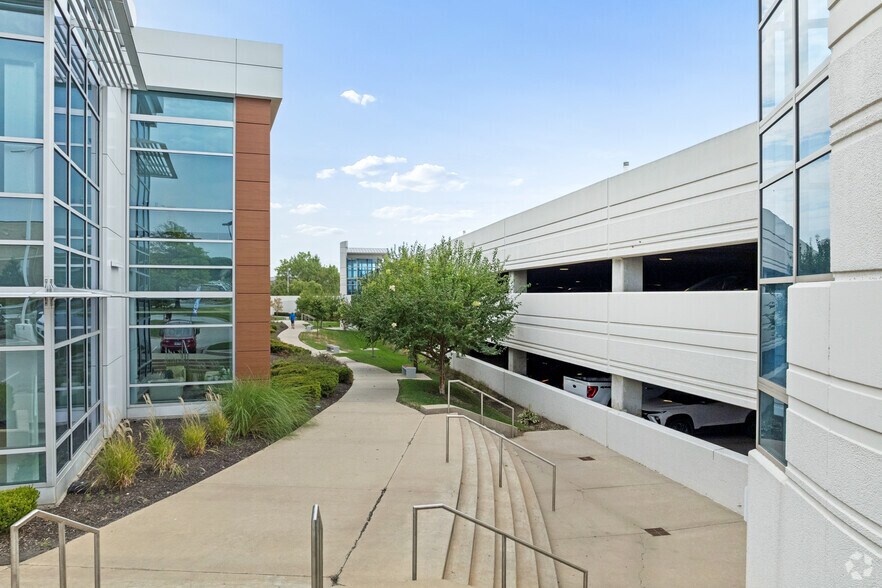 More Photos Of 6800 W 115th St, Overland Park Coworking Space