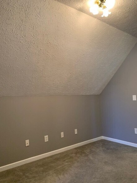 More Photos Of 1420 Hills Chapel Rd, Manchester Apartments For Sale